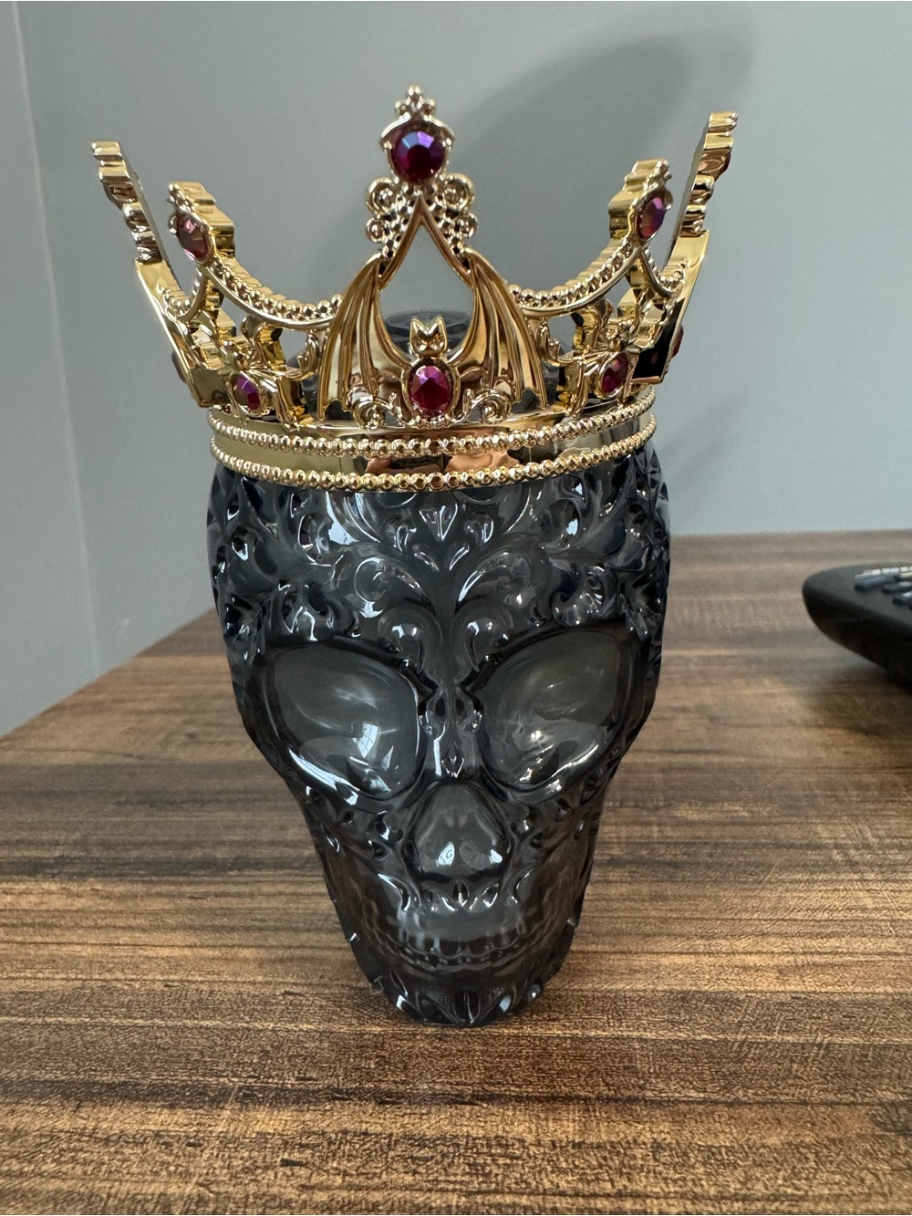 Bath and body works Halloween Gold-Crowned Smoke Glass Skull Light up plug in